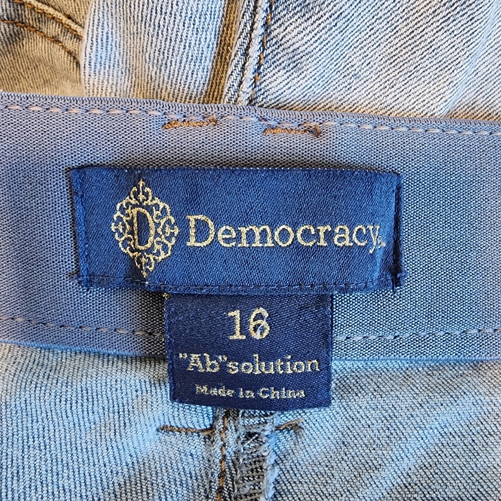 Democracy Absolution Bermuda Shorts Longer Length Denim Light Wash size 16 - Picture 3 of 6